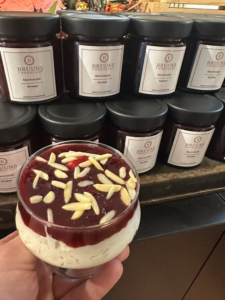 Bruuns Chokolade lancerer kirsebærsauce til julen