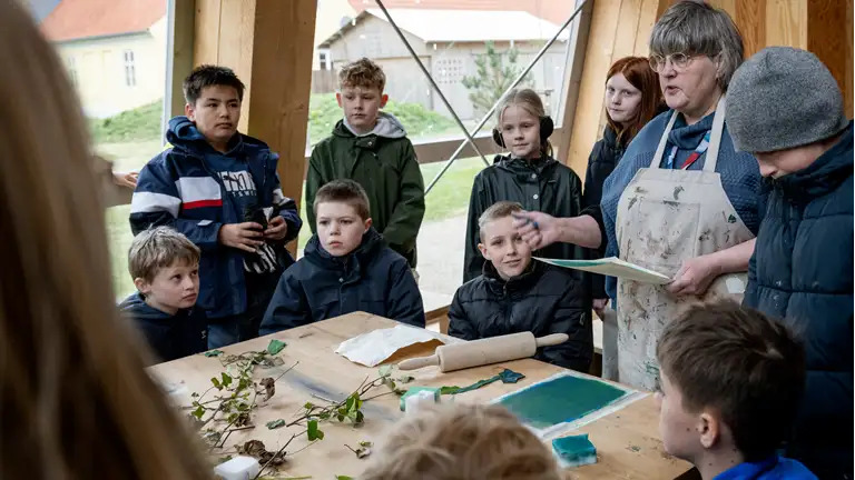 Elever bliver klogere på natur og fødevarer gennem kreativt læringsforløb i Naturlandsbyen