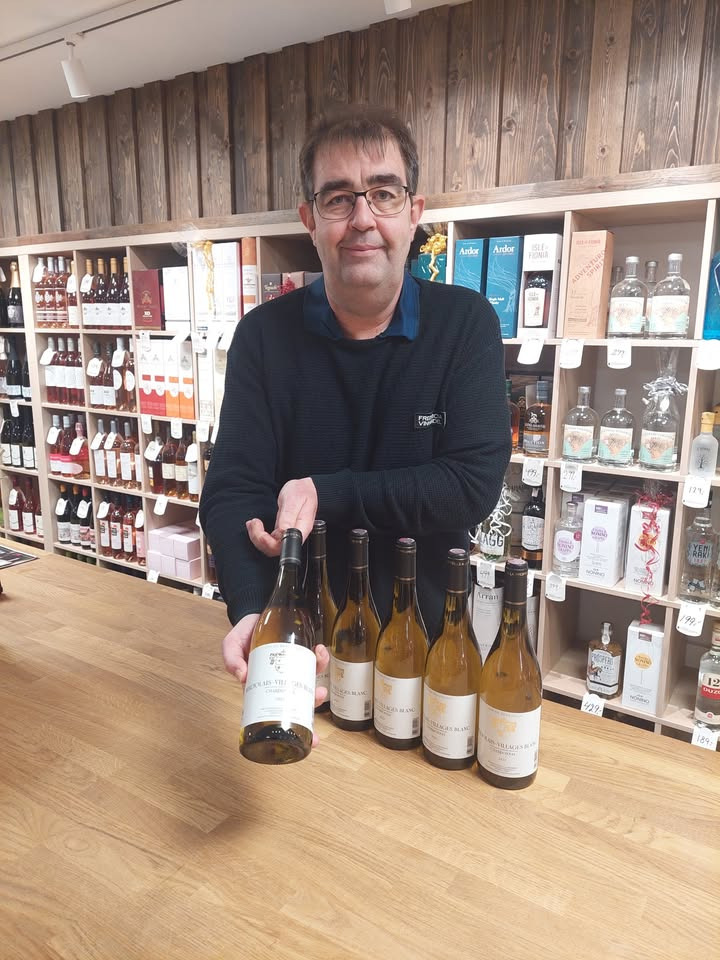 Fredericia Vinhandel præsenterer nytårstilbud på Beaujolais Village Blanc Chardonnay 2022