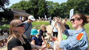 Madpakkehus åbnet i Grenaa med fest og aktiviteter for friluftsentusiaster