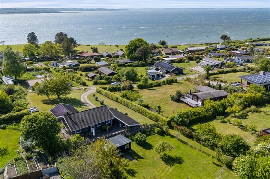 Luksusbolig netop kommet til salg i Ølsted: Se hvad du skal smide for Ølsteds dyreste adresser her