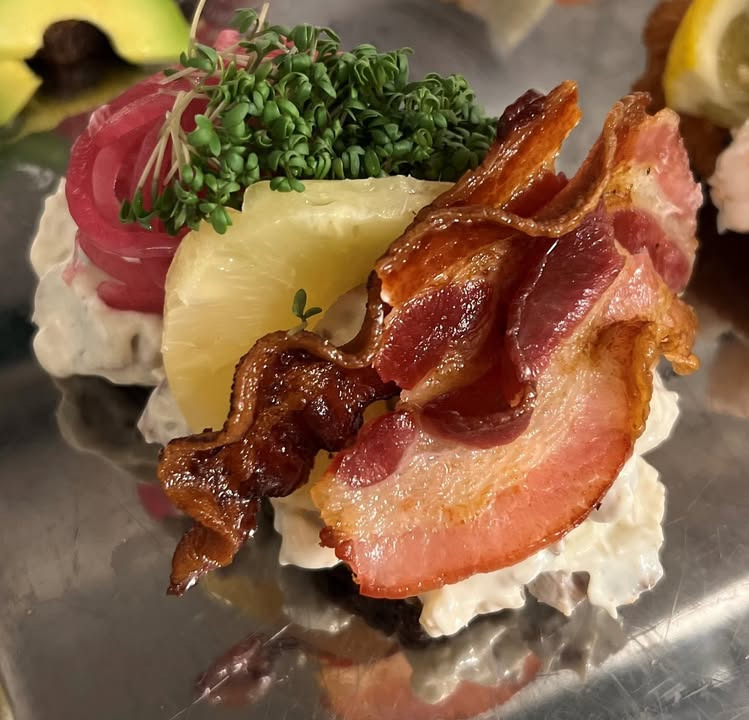 Den Brændende Kærlighed tilbyder dagligt frisk smørrebrød - bestil inden kl. 09.00