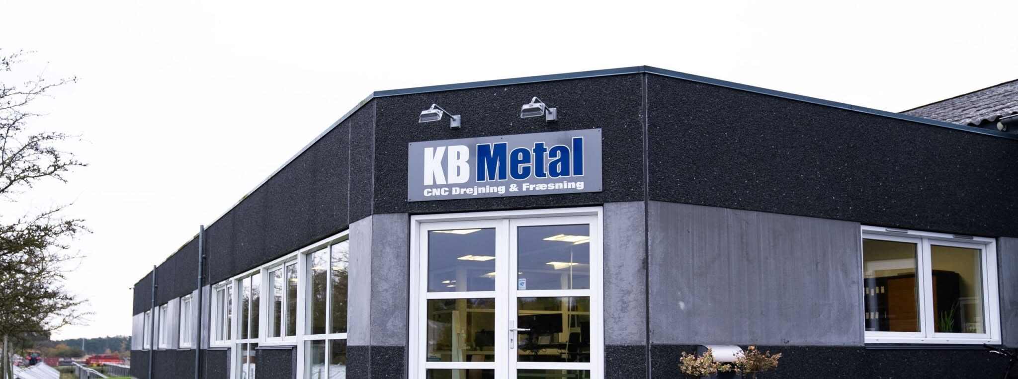 KB METAL ApS søger industriteknikere til dag- og aftenhold i Sæby