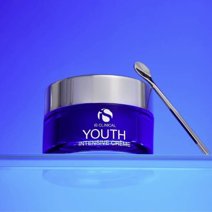 Top Clinic præsenterer Youth Intensive Créme fra iS CLINICAL for forbedret hudelasticitet