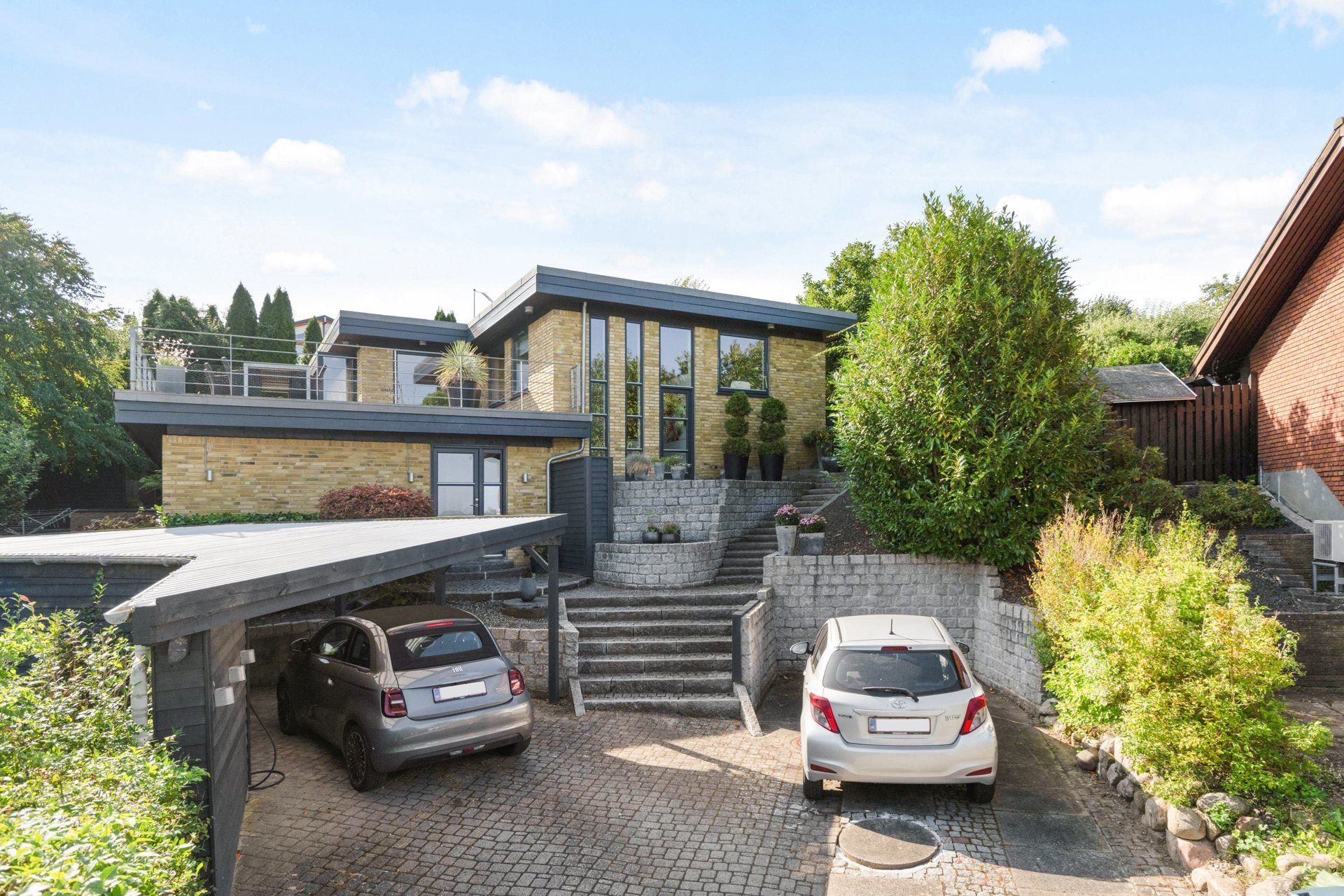 Luksusbolig netop kommet til salg i Måløv: Se hvad du skal smide for Måløvs dyreste adresser her