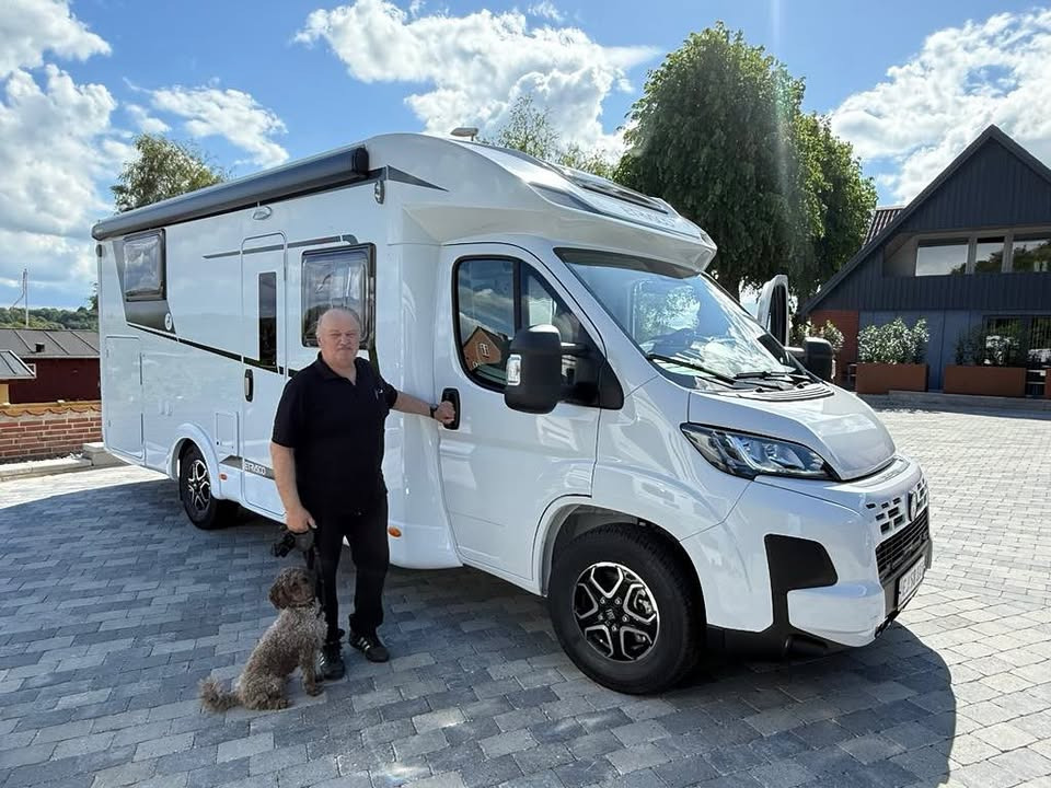 HINSHØJ CARAVAN leverer ny Etrusco T 7300 SB autocamper fra 2025