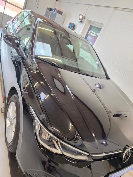 Detailing Center redder VW Golf 8 med lakforberedelse og ny keramisk coating