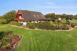 Viborgvej 79 og 1 anden boliger er kommet til salg denne uge i Farsø - se boligerne her.