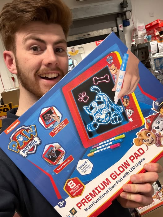 SPAR Valsgård tilbyder Paw Patrol Glow Pad tegnetavle til 90 kroner