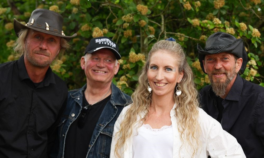 DOT med band hylder Dolly Parton i Rønde