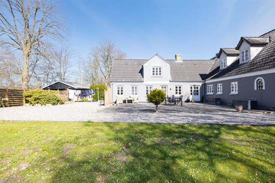 Balskildevej 10 og 4 andre boliger er kommet til salg denne uge i Solbjerg - se boligerne her.