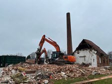 Byggematerialer fra nedrevet mejeri får nyt liv