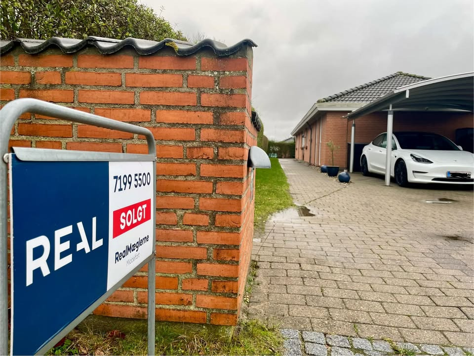 RealMæglerne Middelfart: Blåbærkvisten 2 har fået nye ejere - glædelig jul!