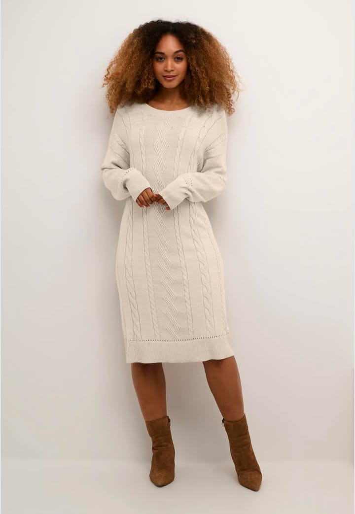 Rosengreen frister med udsalg på strikkjole fra Cream til kun 250 kr.