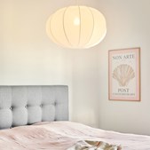 Fremtiden ser lys ud for Spotlight A/S, der har deres lager med lamper i Solrød Landsby