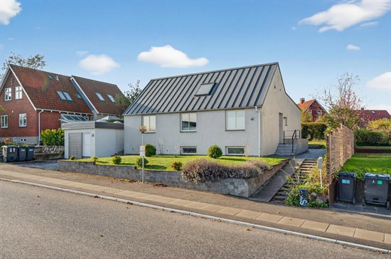 Dronning Sofies Vej 85 og 9 andre boliger er kommet til salg denne uge i Roskilde - se boligerne her.