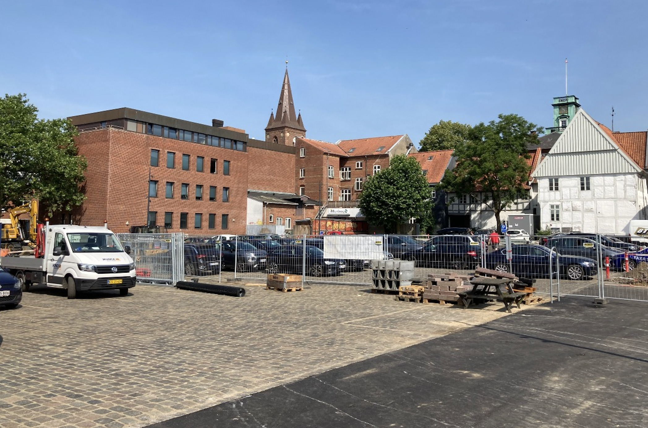 De resterende p-pladser i Borchs Gård er nu åbne