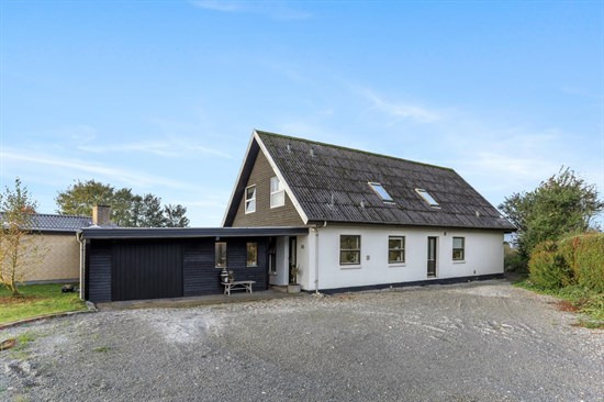 Hvilshøjvej 30 og 1 anden boliger er kommet til salg denne uge i Brønderslev - se boligerne her.