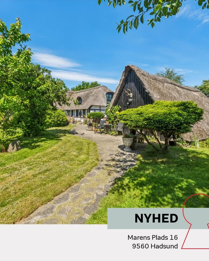 Nyt stråtækt sommerhus kun 100 meter fra Kattegat og strandliv hos home Hobro