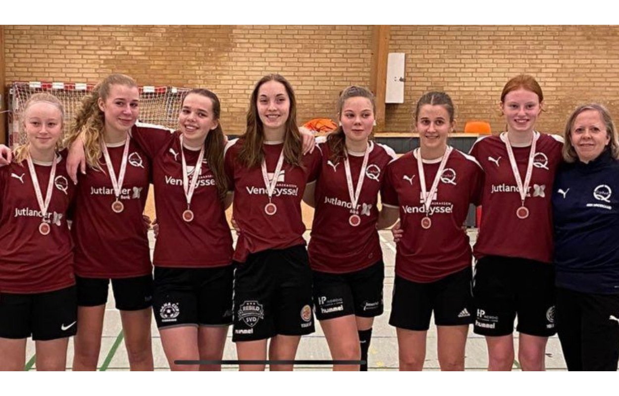 FyrkatQ pigefodbold sikrer sig medaljer ved JM i indefodbold