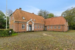 Kirkegade 2 og 1 anden boliger er kommet til salg denne uge i Roslev - se boligerne her.