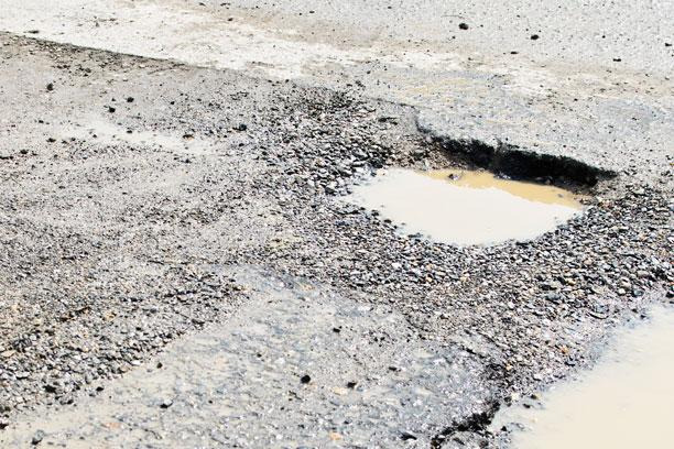 Afstribnings- og asfaltarbejde ved lyskryds skal forbedre sikkerhed i Vallensbæk