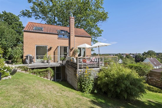 Møllebakken 7A og 3 andre boliger er kommet til salg denne uge i Odder - se boligerne her.