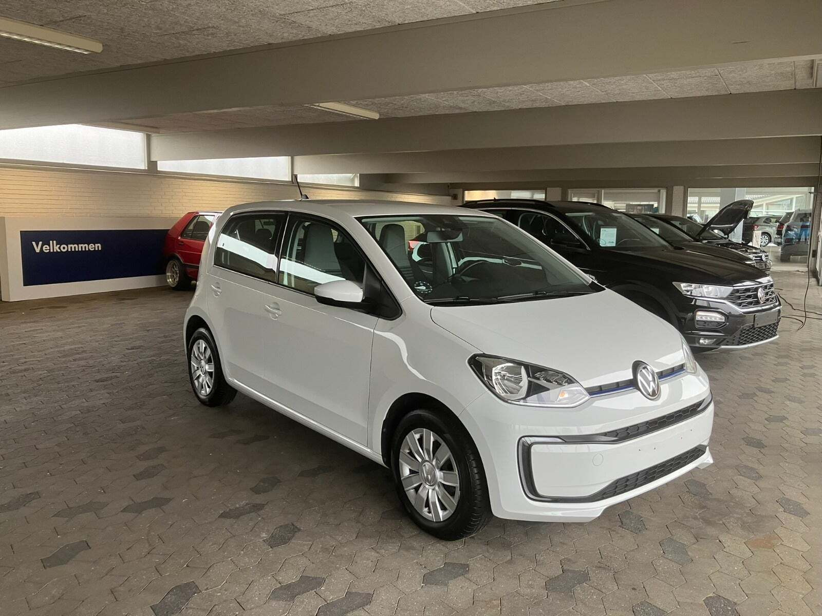 Biler netop sat til salg i Sønder Omme