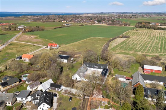 Top 6 over dyreste boliger til salg i Kirke Hyllinge. Priser op til 15.750.000 kr