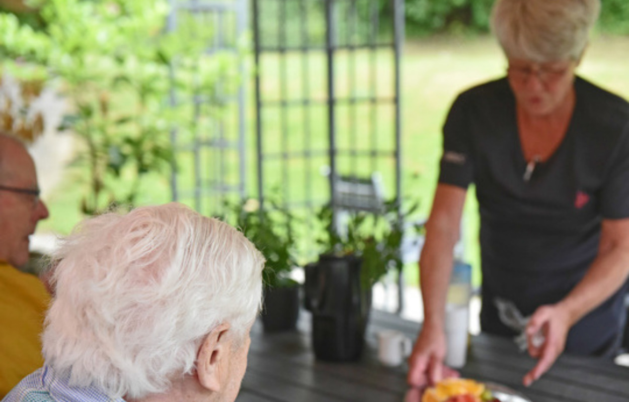 Omsorgsområdet søger pensionister som vikarer og sommerferieafløser i Randers Kommune