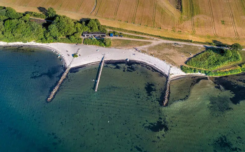 Badevandet ved Rebæk Strand er igen sikkert efter spildevandsudslip syd for Kolding