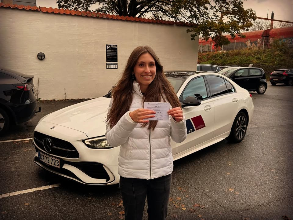 Lets Drive fejrer Celines kørekortsukses i Hedensted