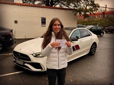 Lets Drive fejrer Celines kørekortsukses i Hedensted