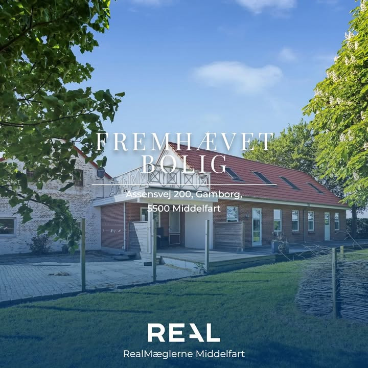 Charmerende villa med erhvervsarealer til salg nær Middelfart