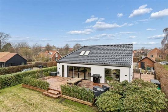 Dronning Emmas Vej 12 og 7 andre boliger er kommet til salg denne uge i Roskilde - se boligerne her.