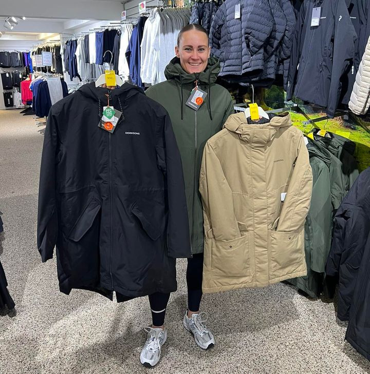 Sportigan Viborg ApS: Store besparelser på Didriksons damejakker til 999 kr.