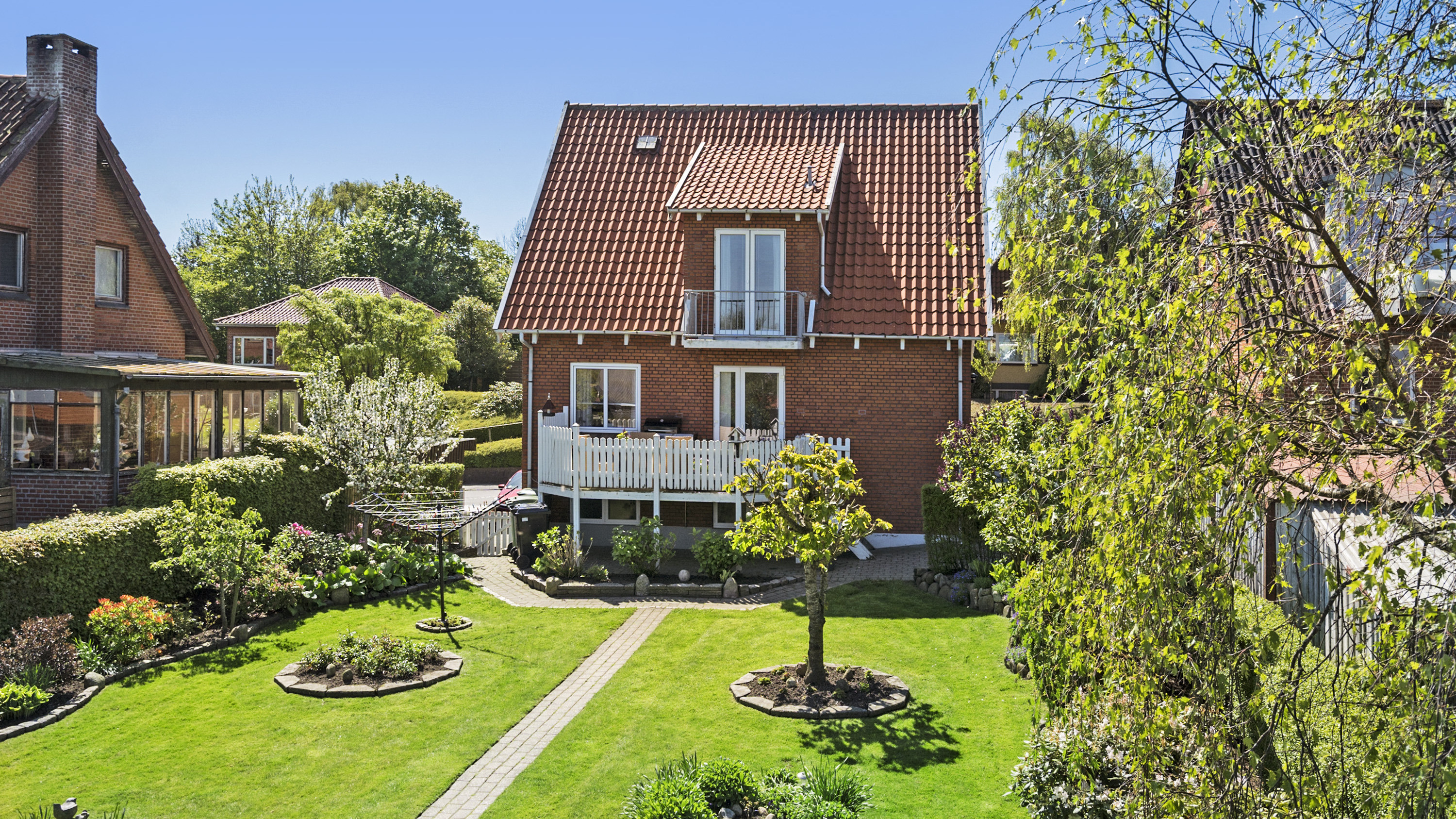 Charmerende villa med kig til fjord og Kilen