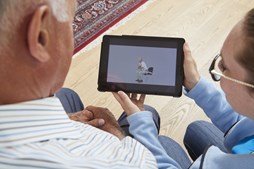 Nyt tiltag i Holstebro Kommune: SOSU-team er blevet til DIGI-trænere med stor effekt