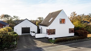 Indbydende villa med skøn beliggenhed i charmerende Lønstrup