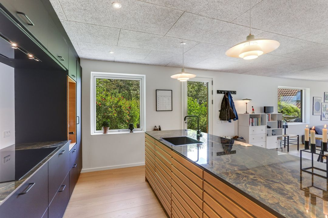 Mæglerhuset præsenterer: Prisjusteret og moderniseret familievilla i Nørresundby