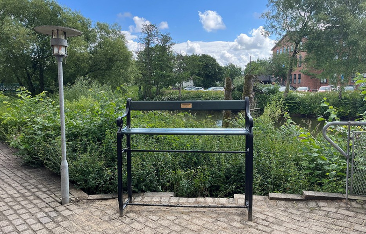 Skive har fået en bænk med vokseværk