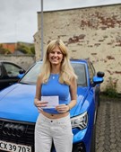 Natascha fejrer kørekortet hos Guldkortet ApS
