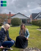 Tag med på rundvisning i charmerende hus i Grindsted midtby med fokus på nærvær og hygge i haven