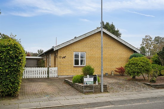 Elmevej 17 og 3 andre boliger er kommet til salg denne uge i Otterup - se boligerne her.