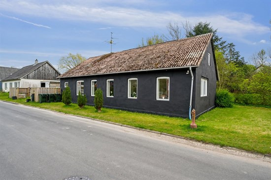 Lystrupvej 32 er til salg for kun 350.000 kr.: Se de billigste boliger til salg i Allingåbro her