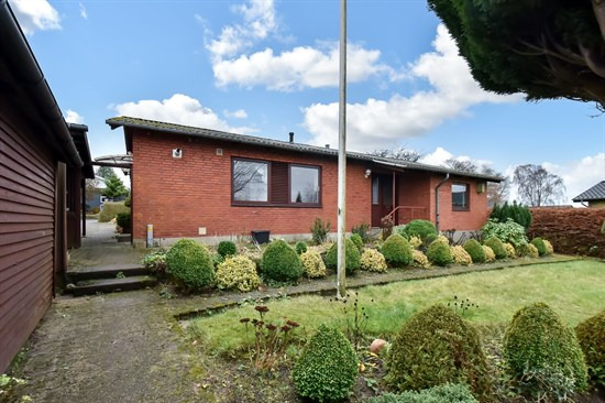 Gl. Møllevej 33 er til salg for kun 395.000 kr.: Se de billigste boliger til salg i Give her