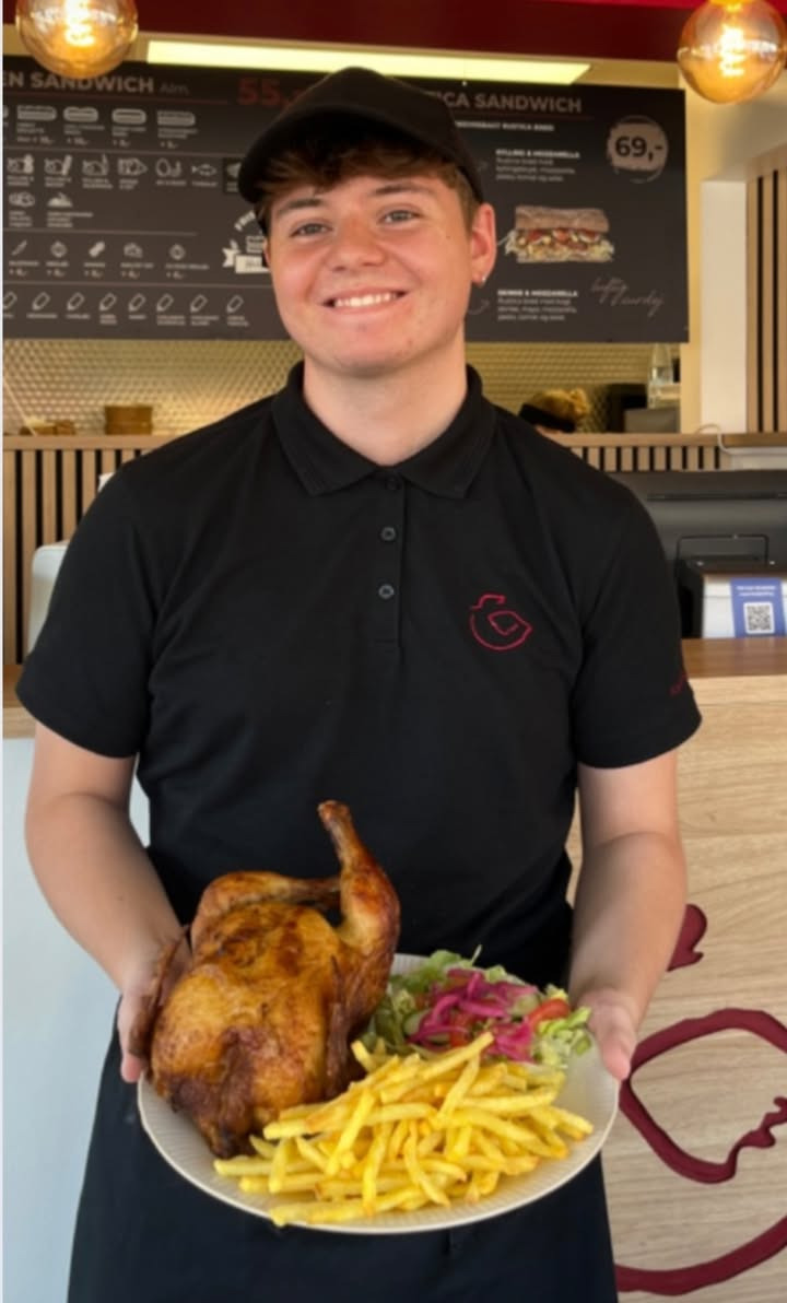 Kylling & Co gør weekenden nem med ovnstegt kylling og salatbar