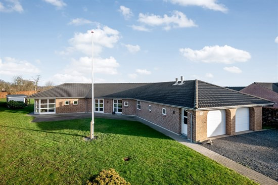 Top 6 over dyreste boliger til salg i Rødding. Priser op til 4.875.000 kr