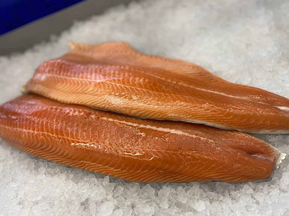 Havnens Fisk Øster Hurup: Weekendtilbud på hel lakseside