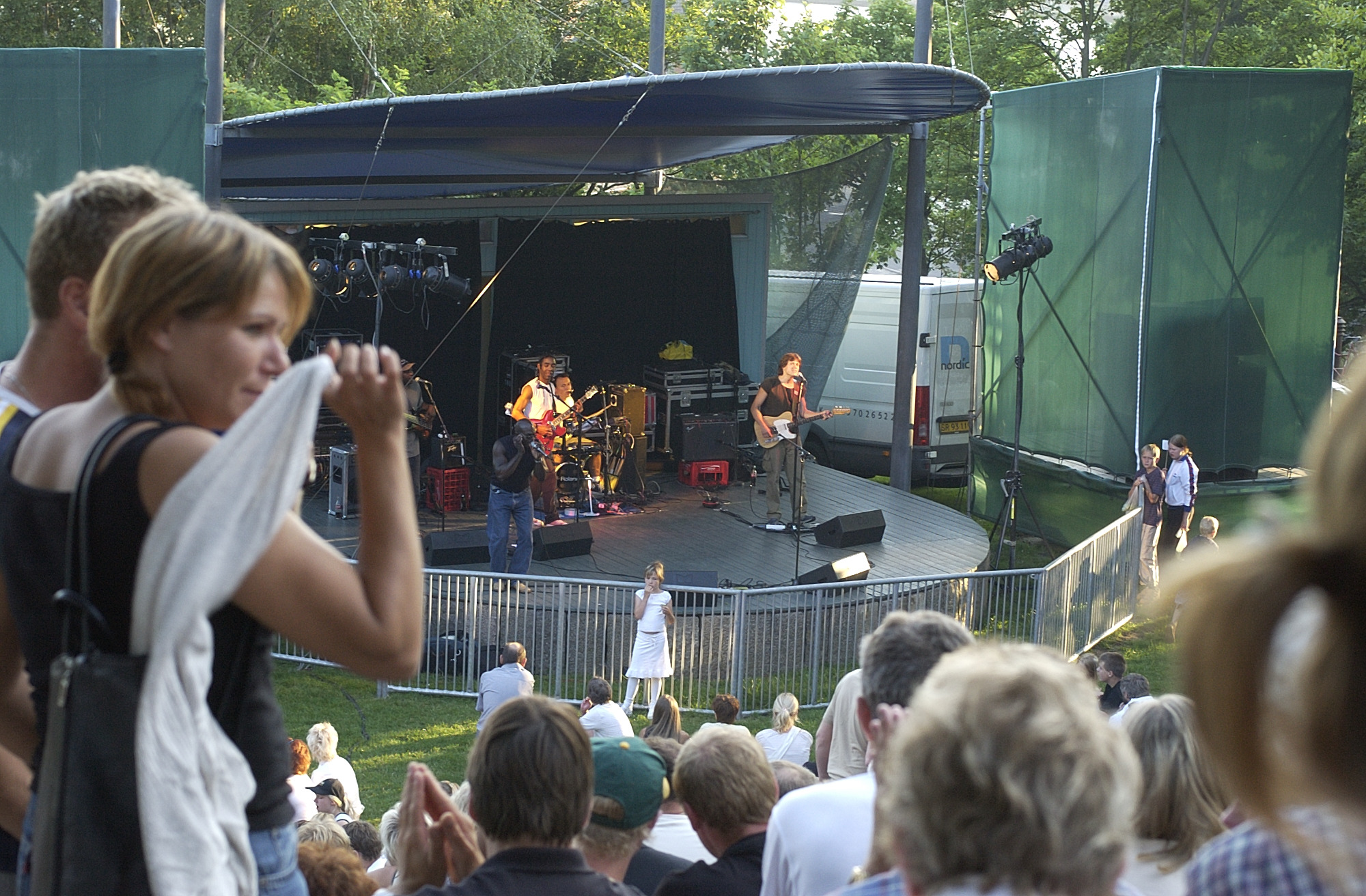 Røde Kors fejrer frivillige med musik og hygge i Esbjerg Bypark